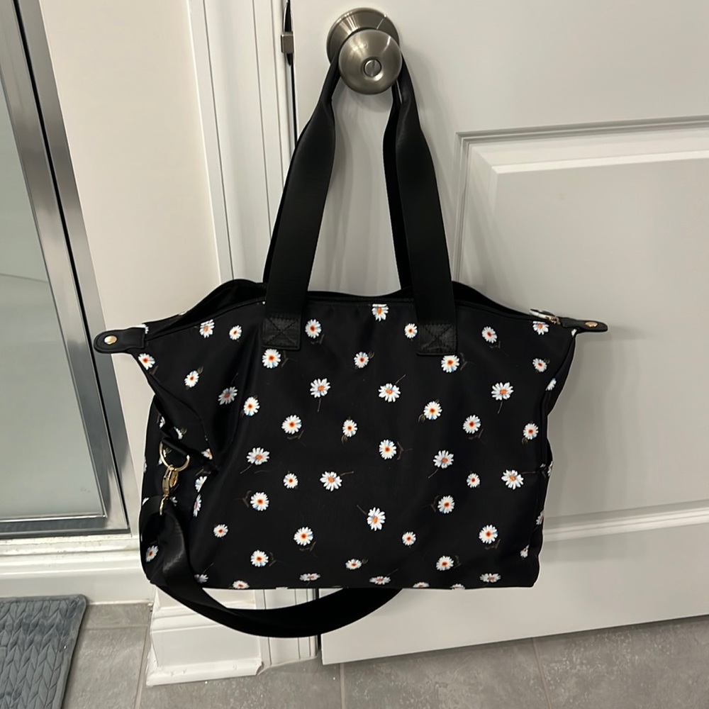 Alice and Olivia x FabFitFun weekender bag plus bucket hat.